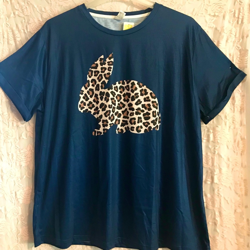 NWT Women’s Short Sleeve Animal Print Bunny Boutique Top / 2XL